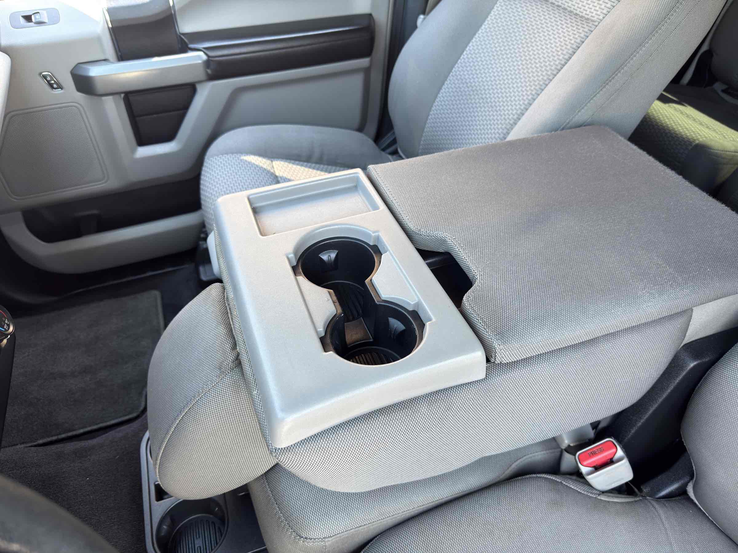 2015 Ford F-150 XLT photo 31
