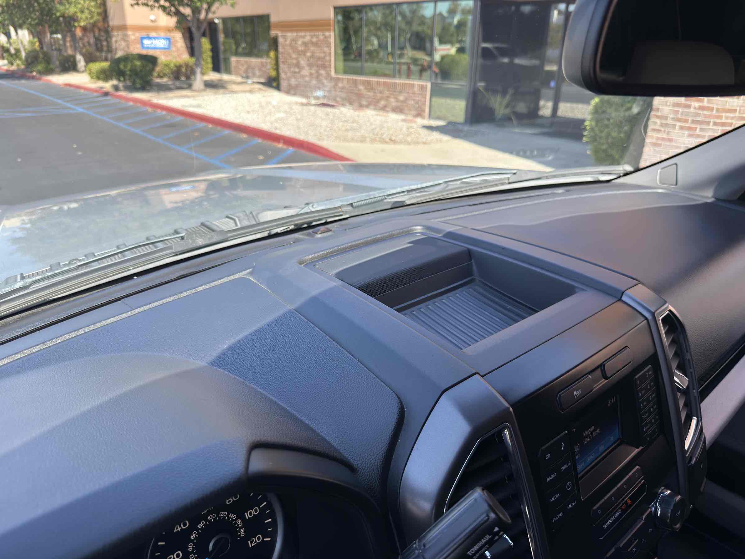 2015 Ford F-150 XLT photo 36