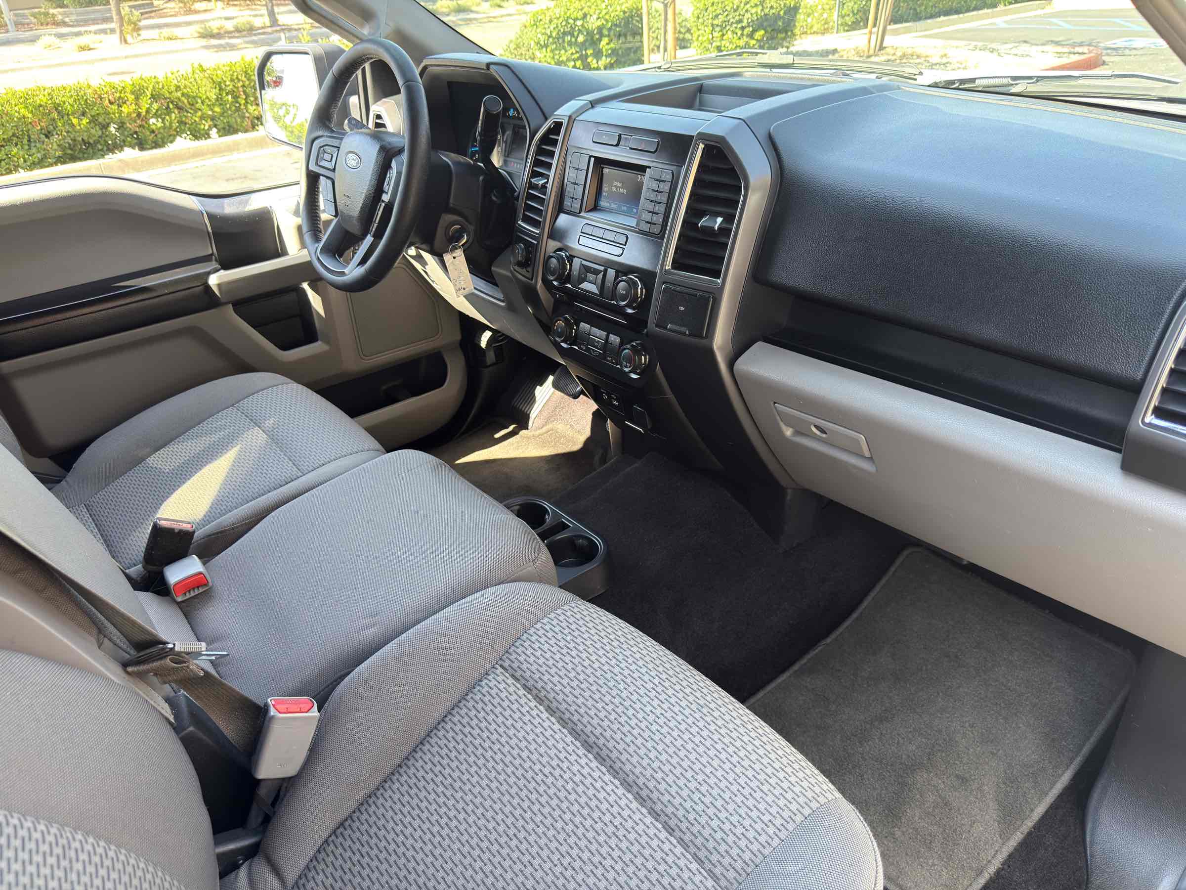 2015 Ford F-150 XLT photo 49