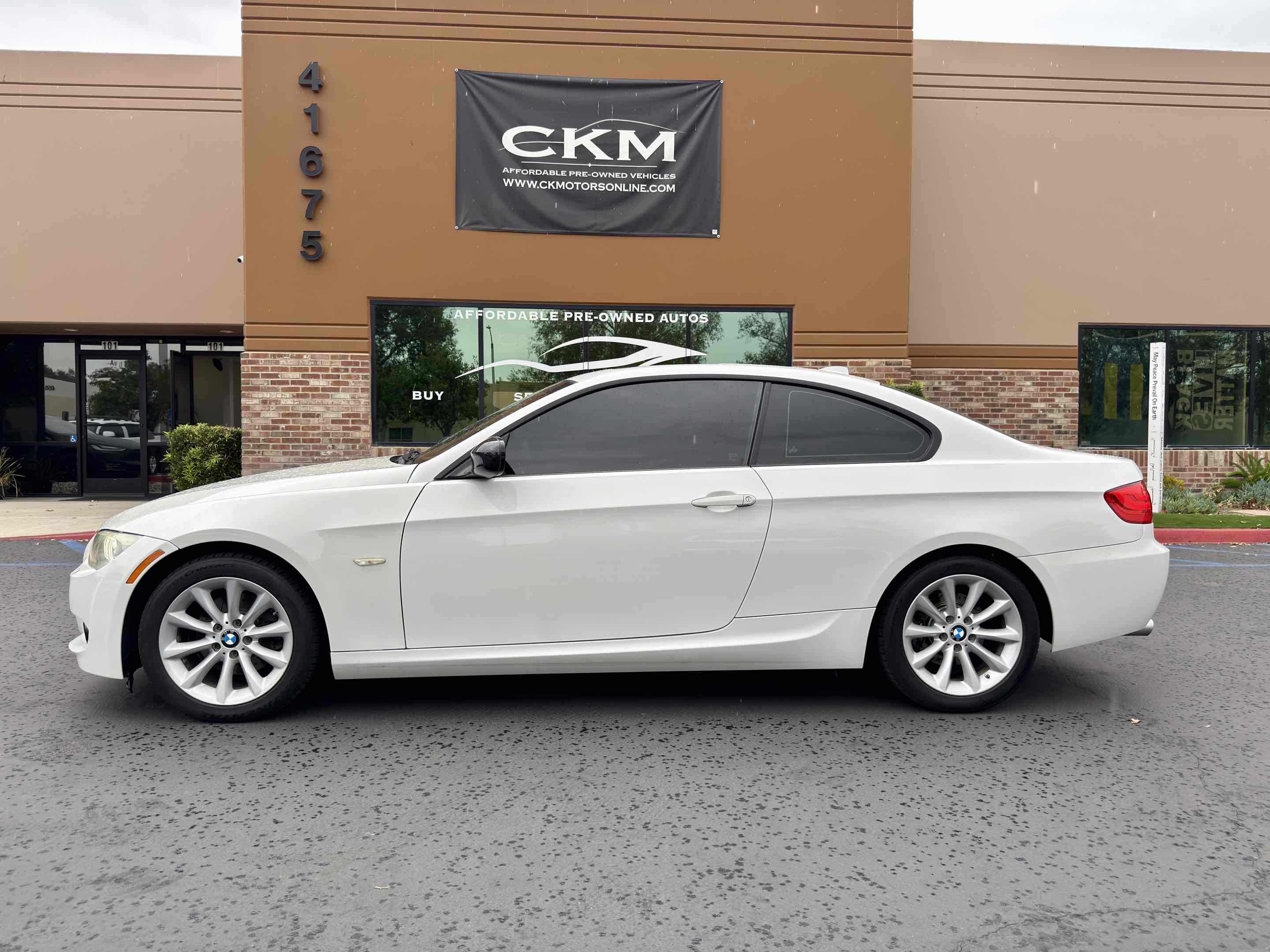 2011 BMW 3 Series 328i - Photo 4