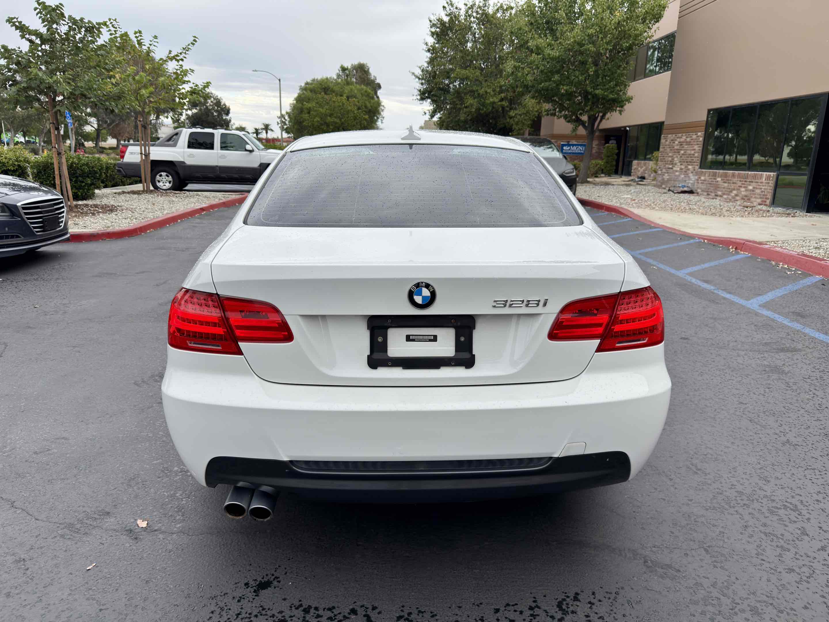 2011 BMW 3 Series 328i - Photo 14