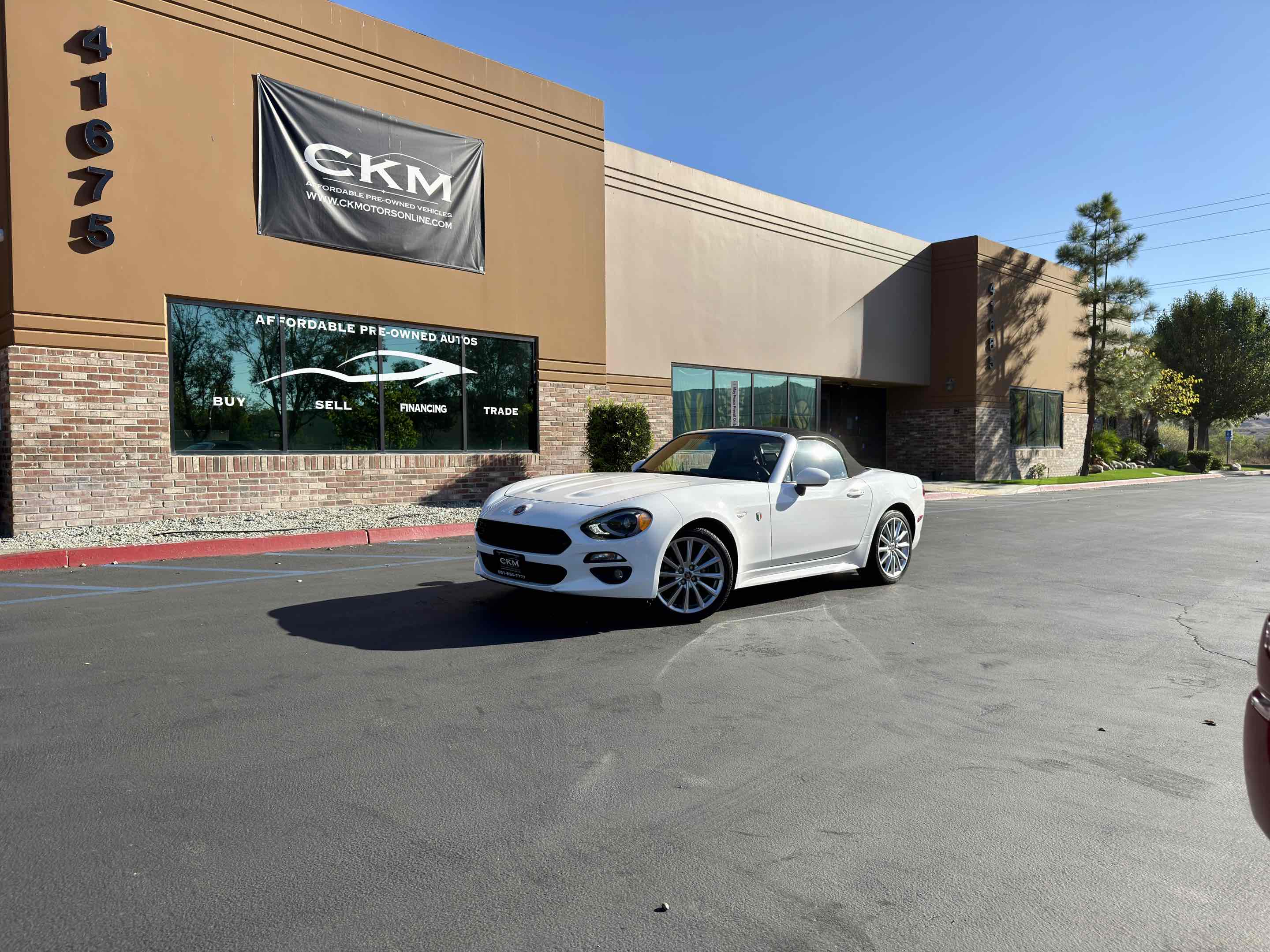 2017 Fiat 124 Spider Lusso photo 2
