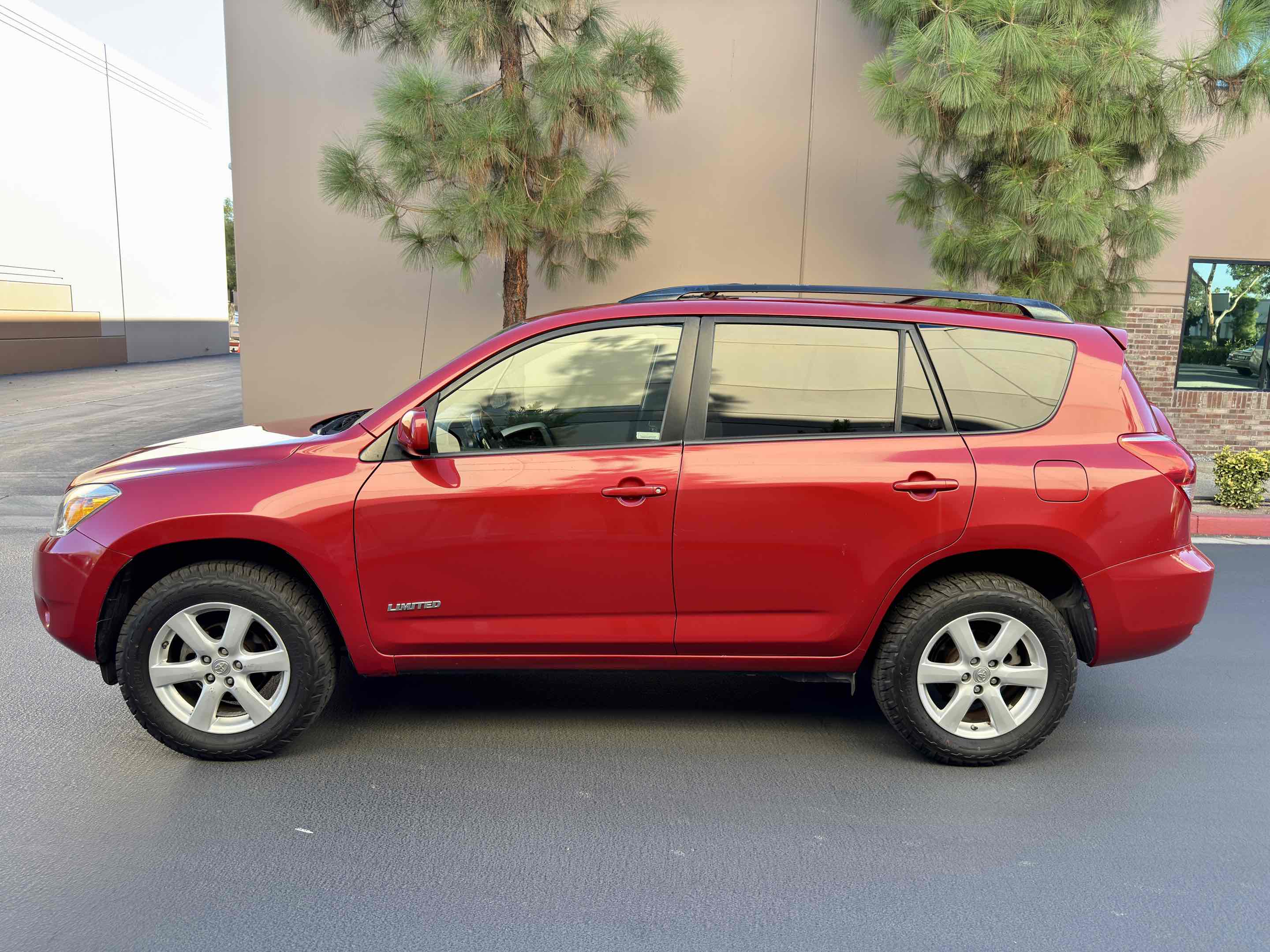 2007 Toyota RAV4 Limited photo 3
