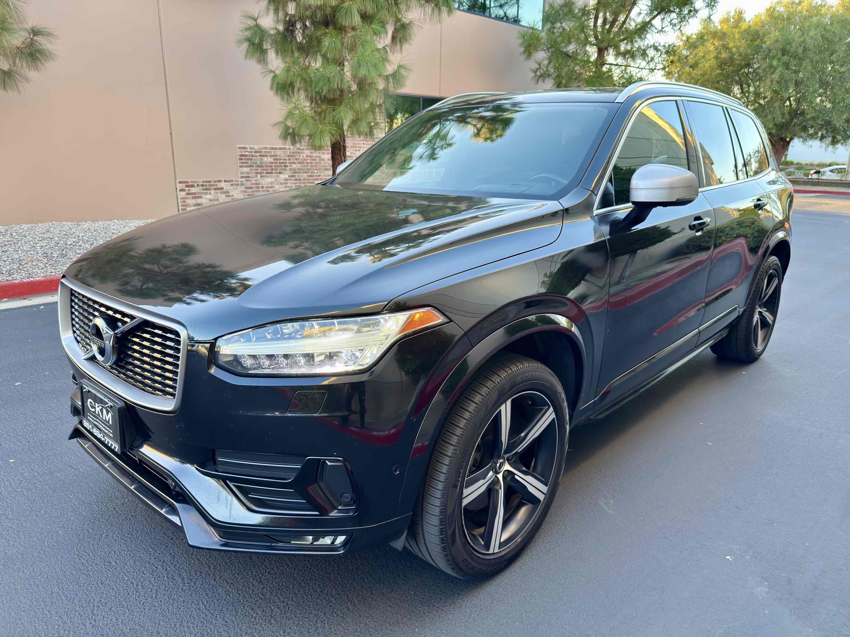 2016 Volvo XC90 T6 R-Design photo 3