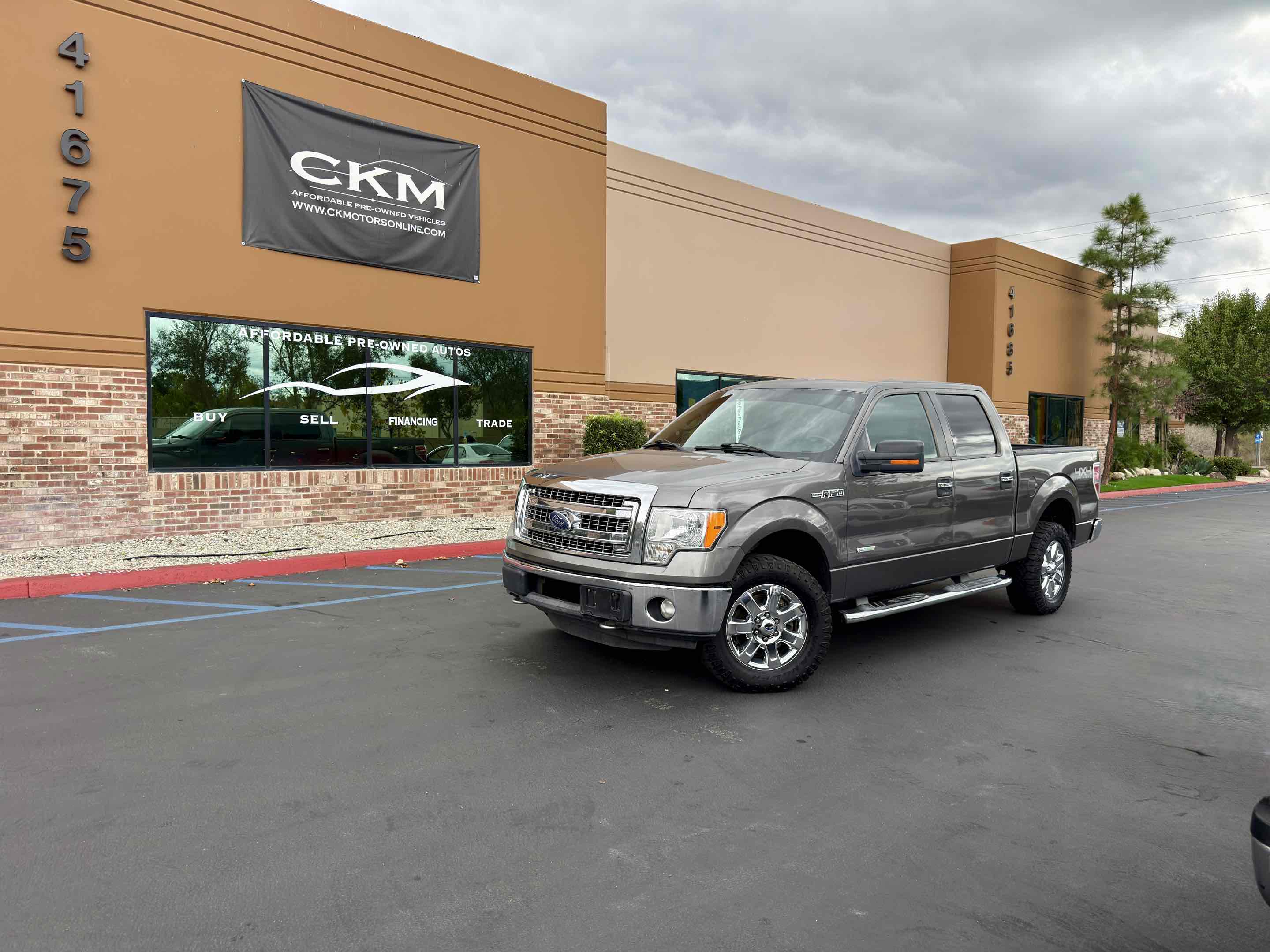 2013 Ford F-150 XLT photo 2