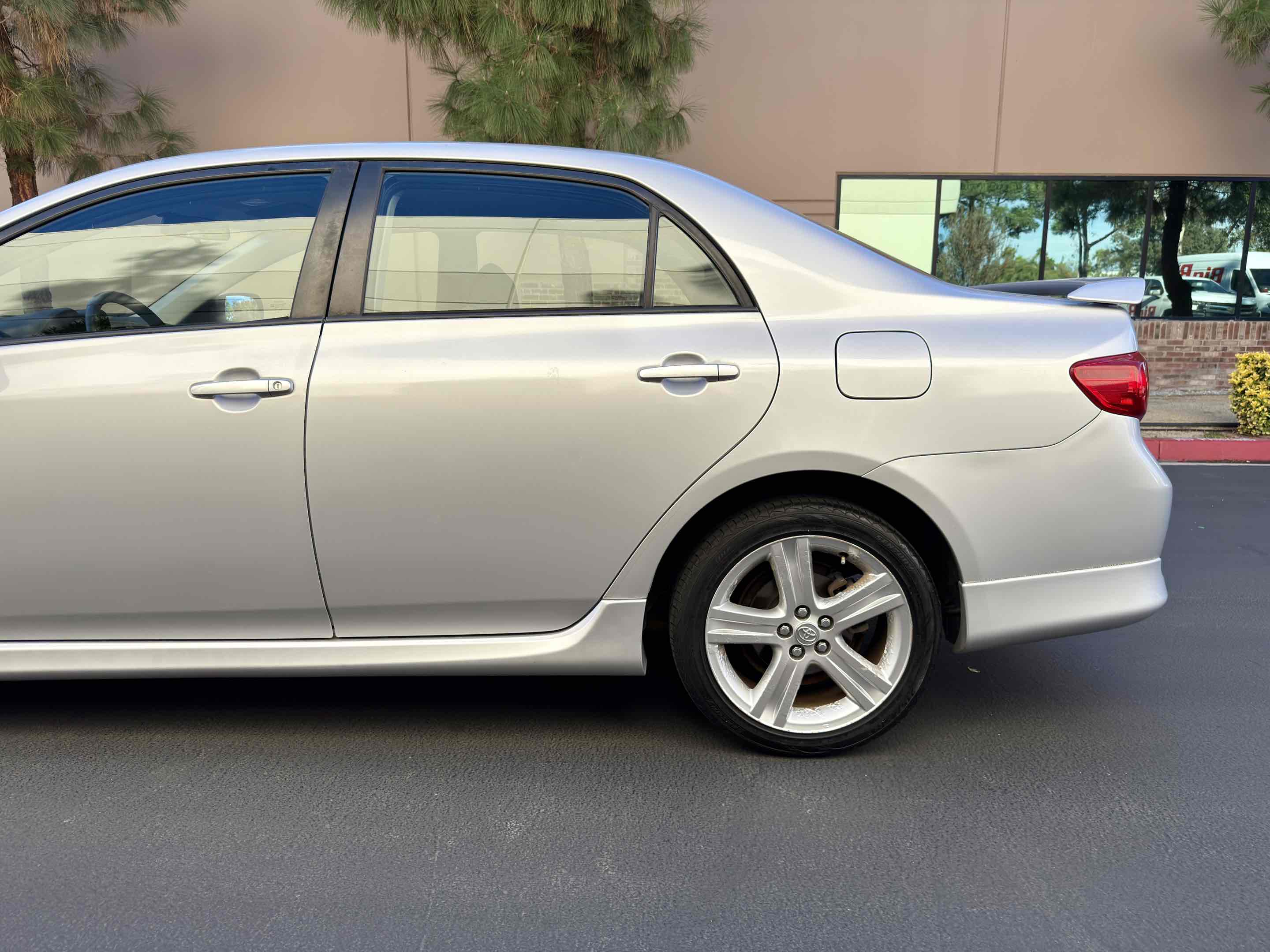 2009 Toyota Corolla XRS photo 3