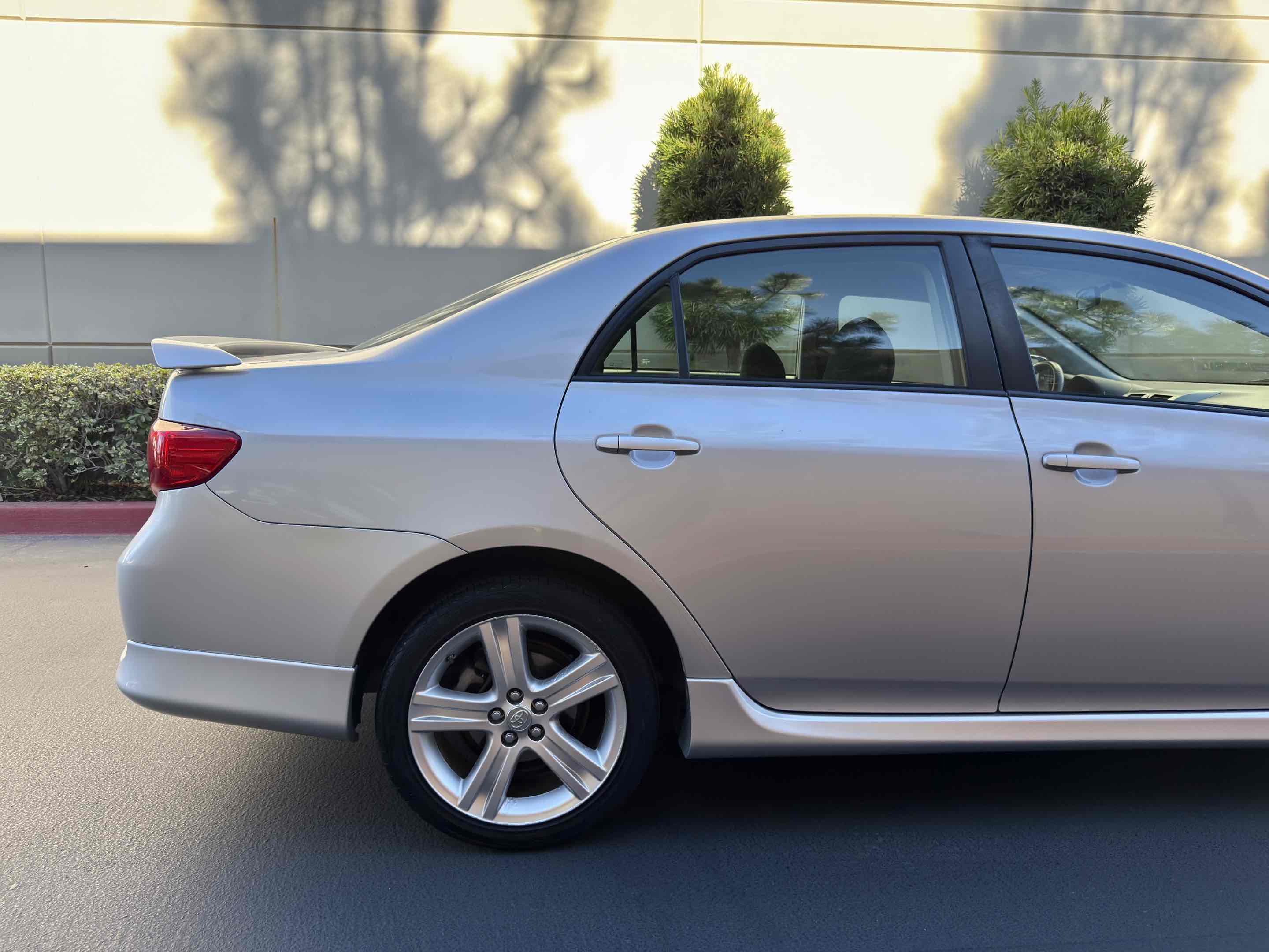 2009 Toyota Corolla XRS photo 4
