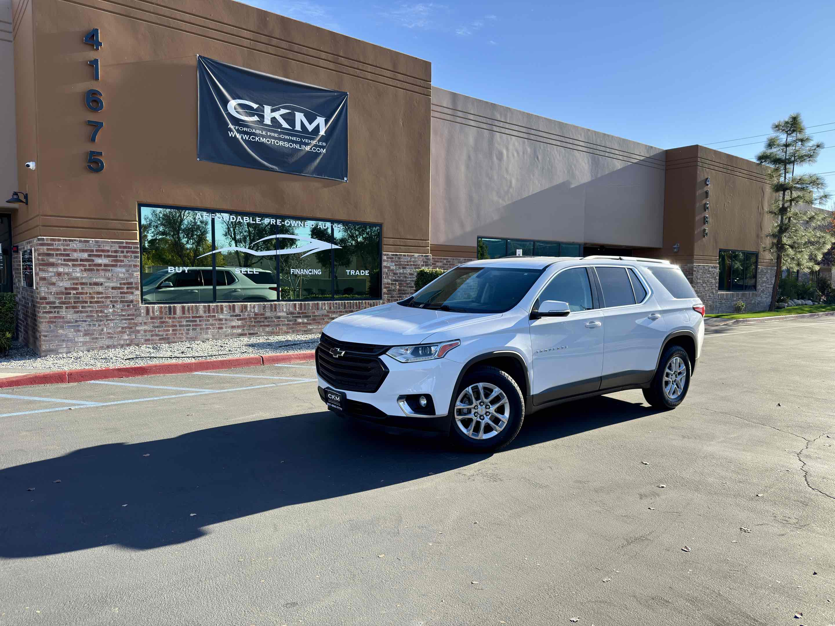2018 Chevrolet Traverse 1LT - Photo 2