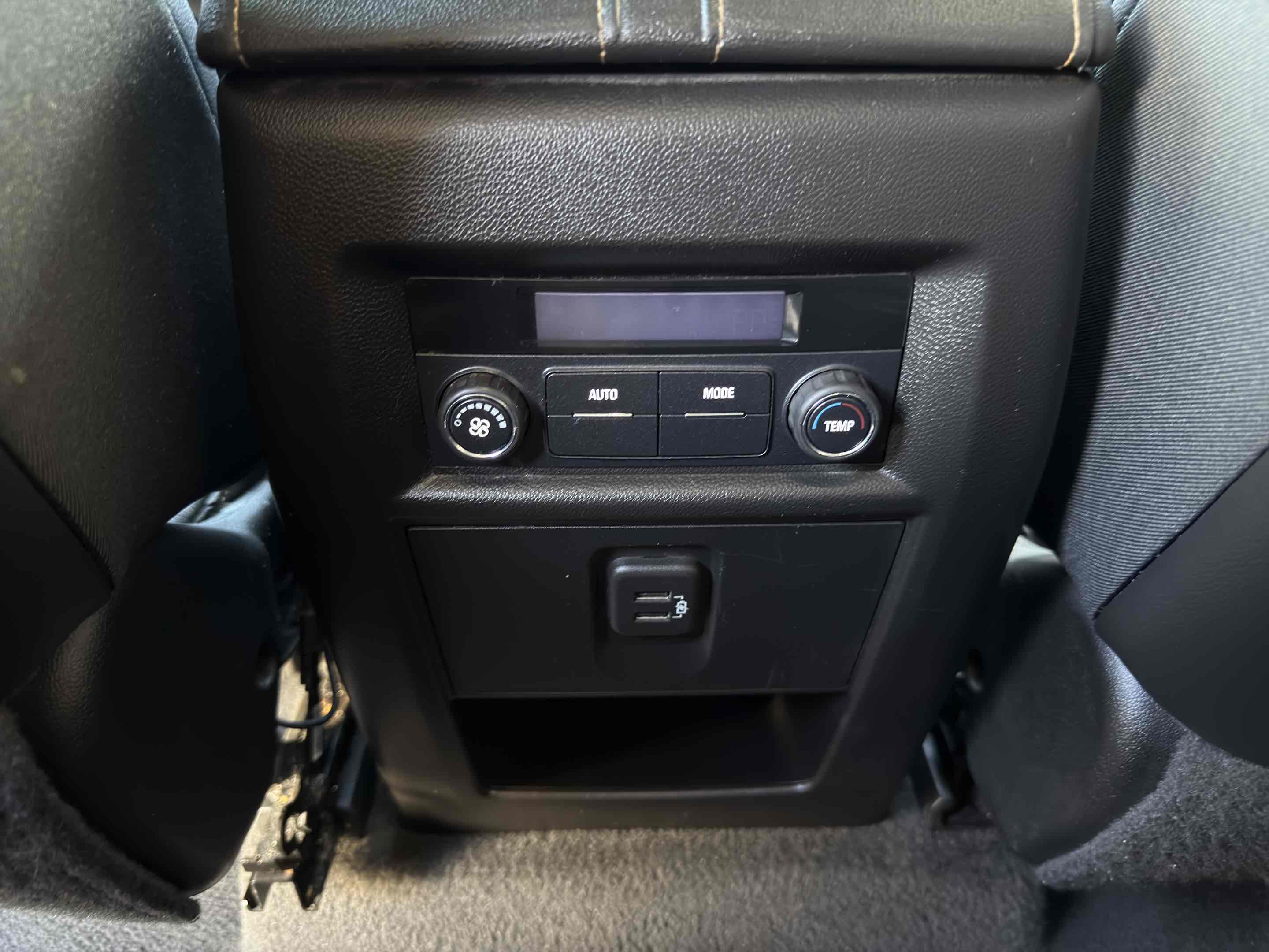 2019 Chevrolet Traverse 3LT - Photo 31