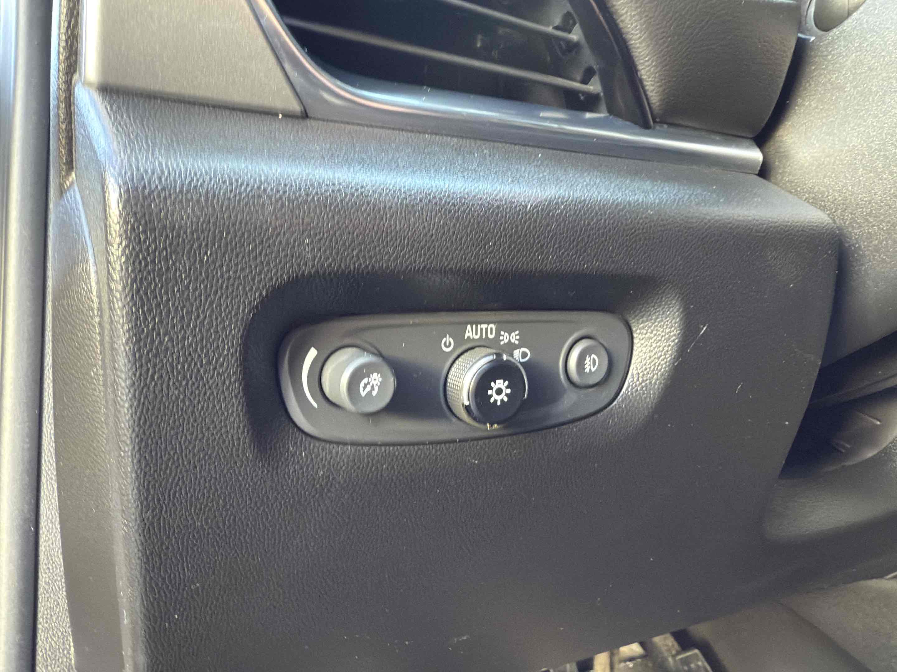 2019 Chevrolet Traverse 3LT - Photo 42