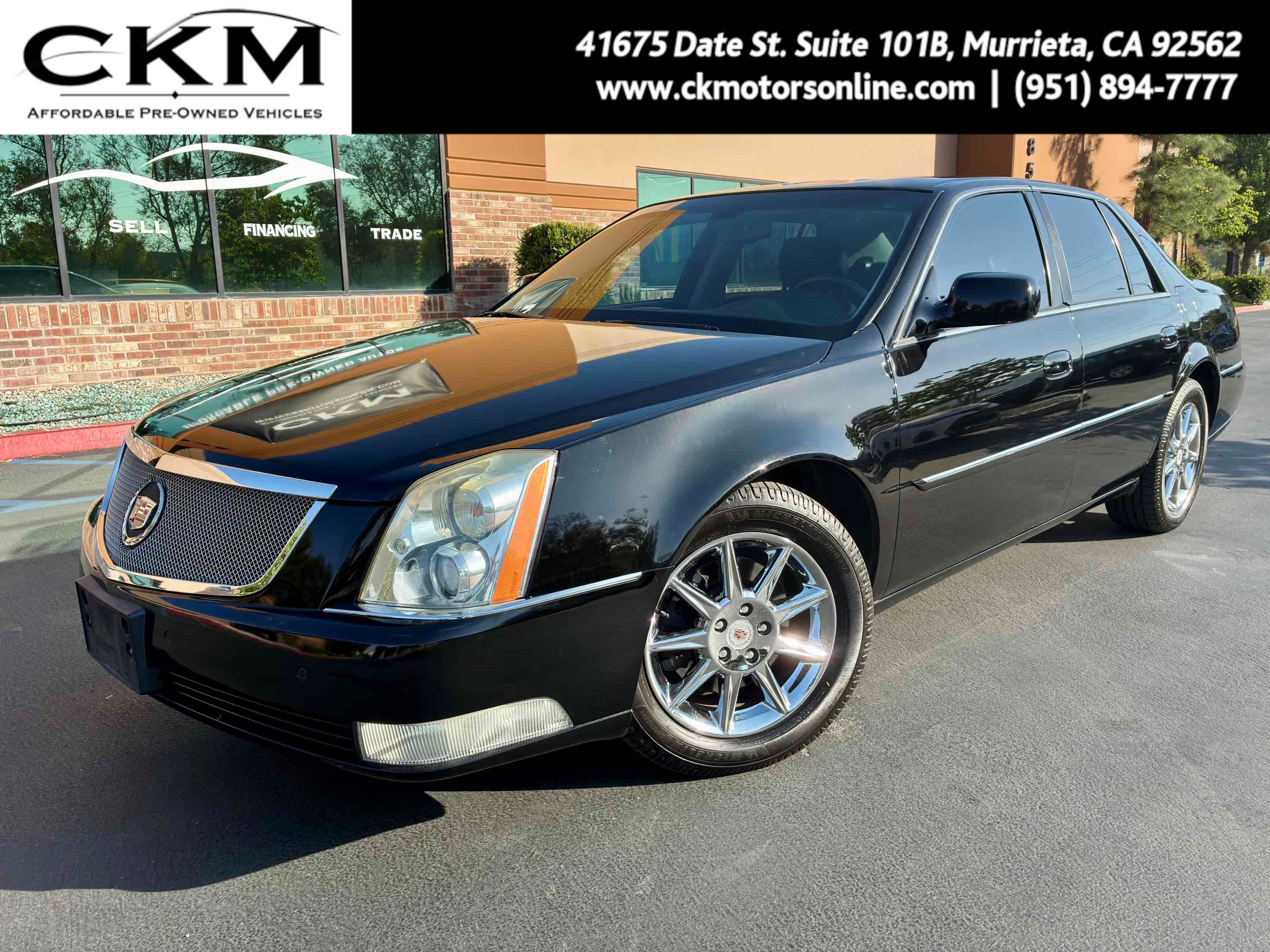 2011 Cadillac DTS Luxury Collection's photo
