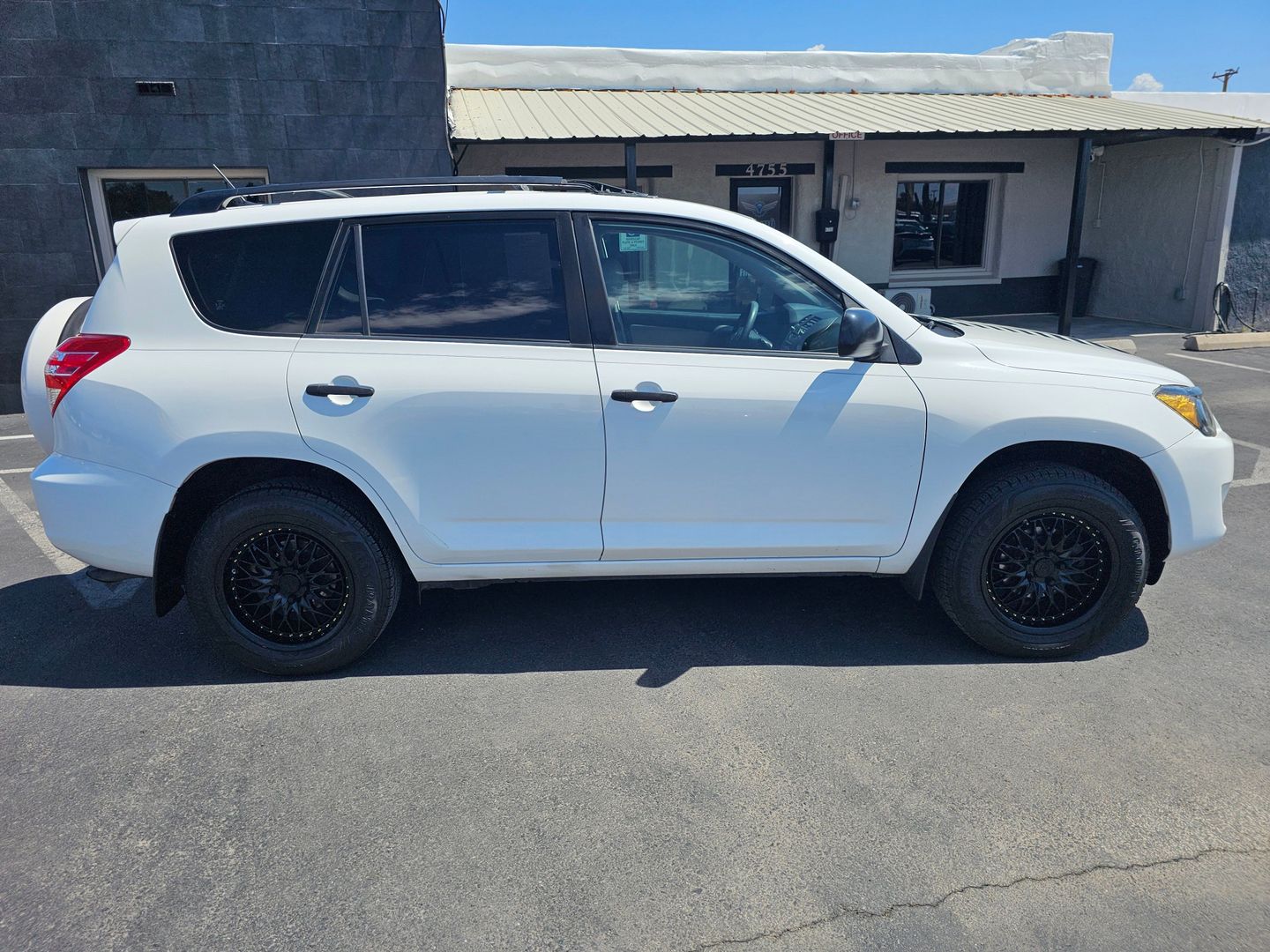 2011 Toyota RAV4 Sport photo 3