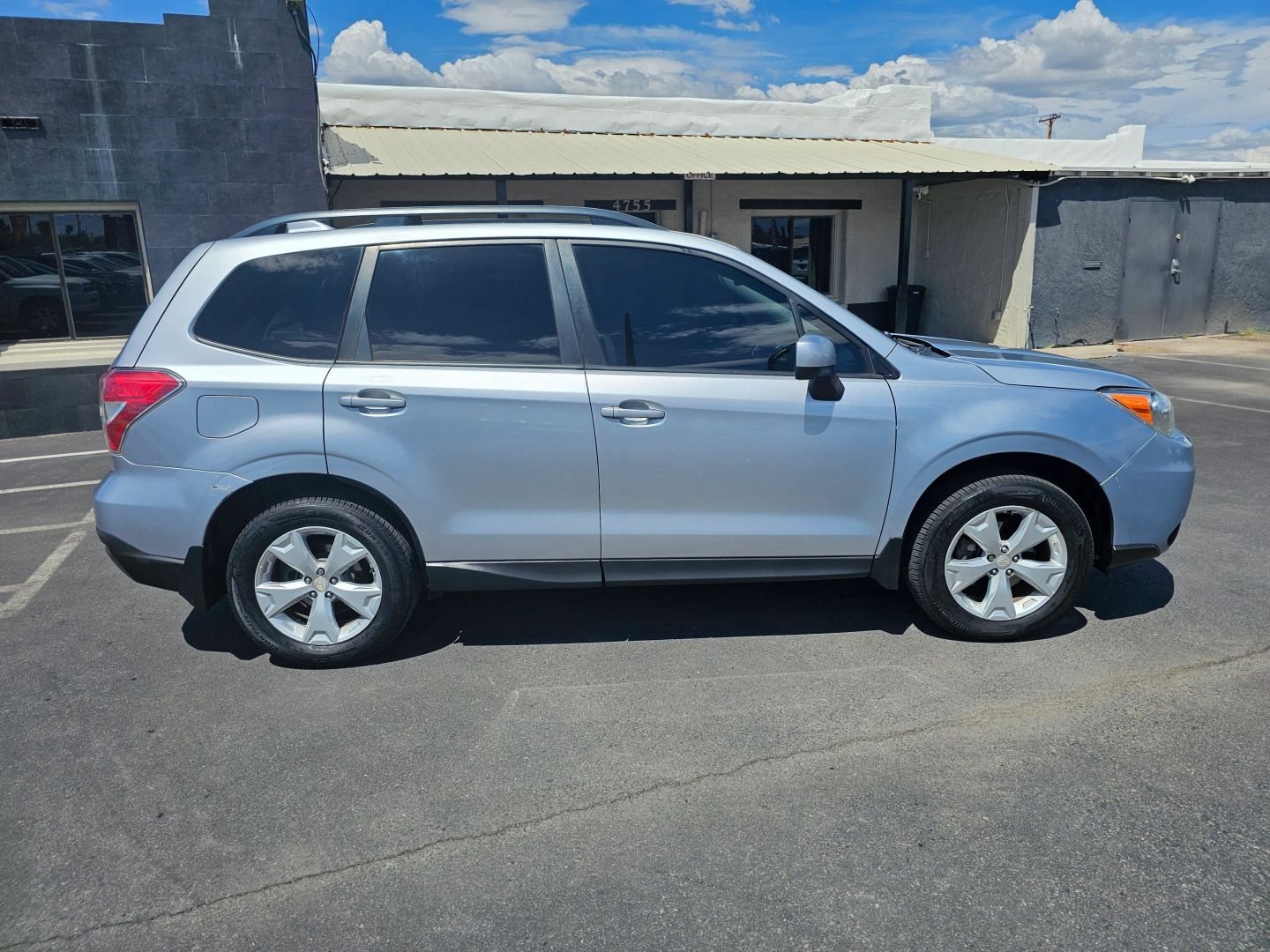 2016 Subaru Forester 2.5i Premium photo 2