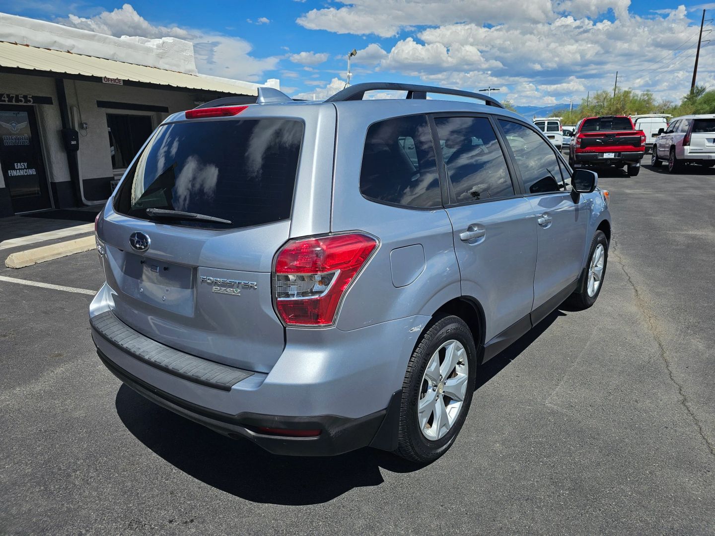 2016 Subaru Forester 2.5i Premium photo 3