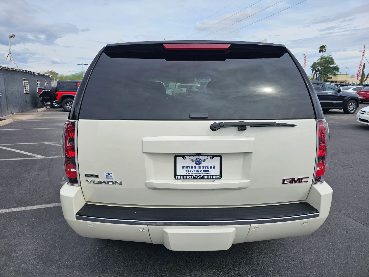 2010 Gmc Yukon Denali photo 4