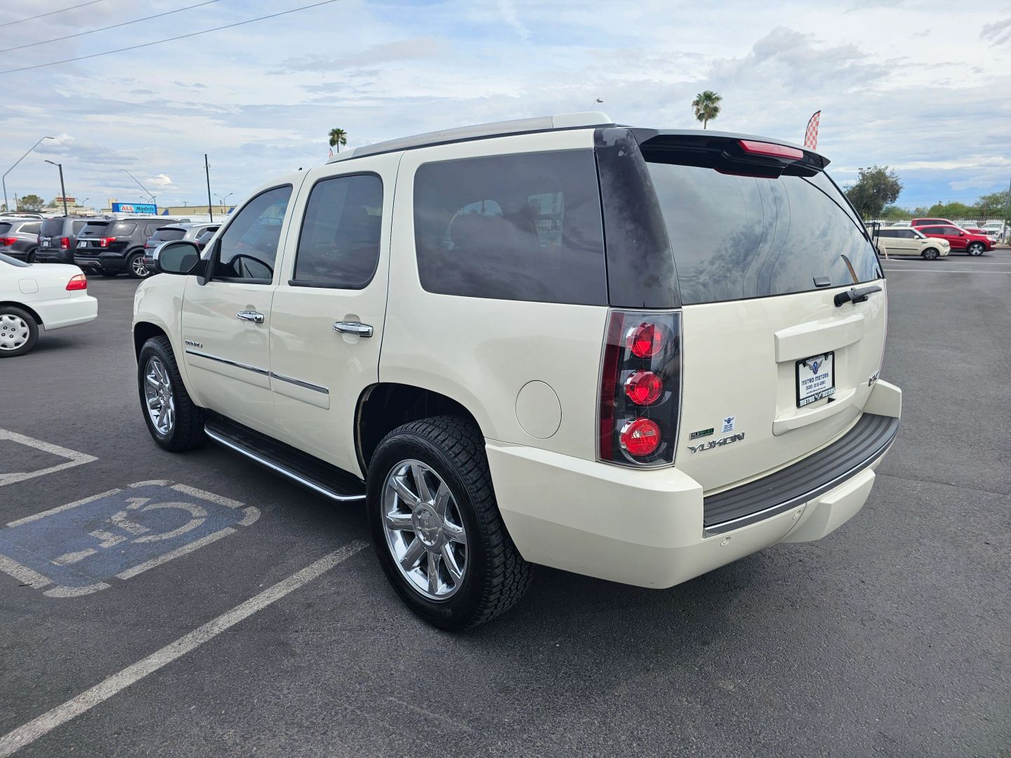 2010 Gmc Yukon Denali photo 5