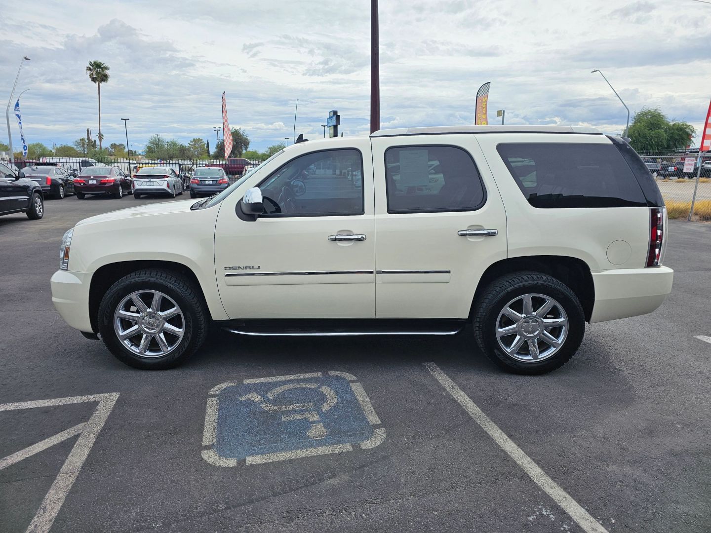 2010 Gmc Yukon Denali photo 6