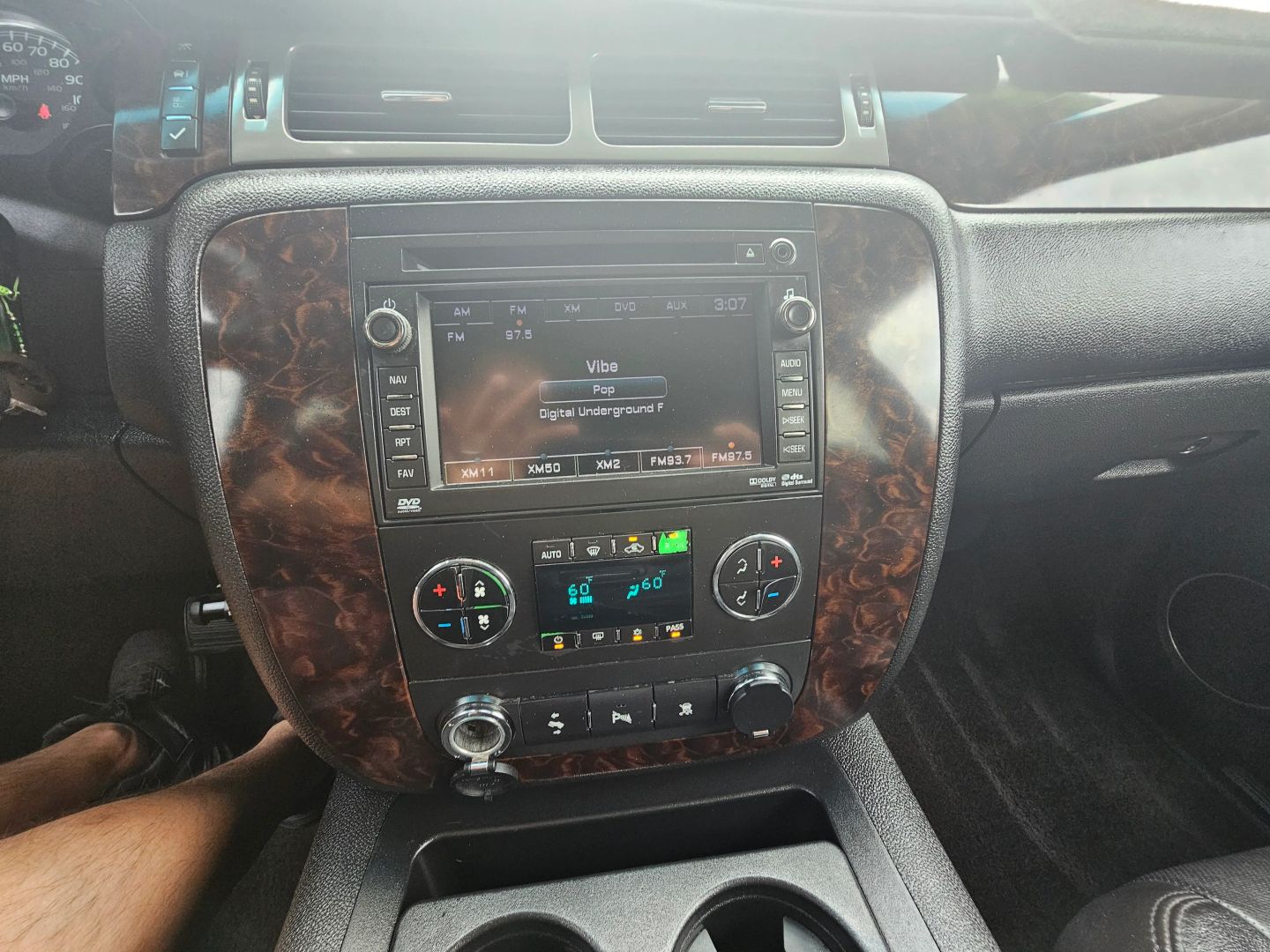 2010 Gmc Yukon Denali photo 18