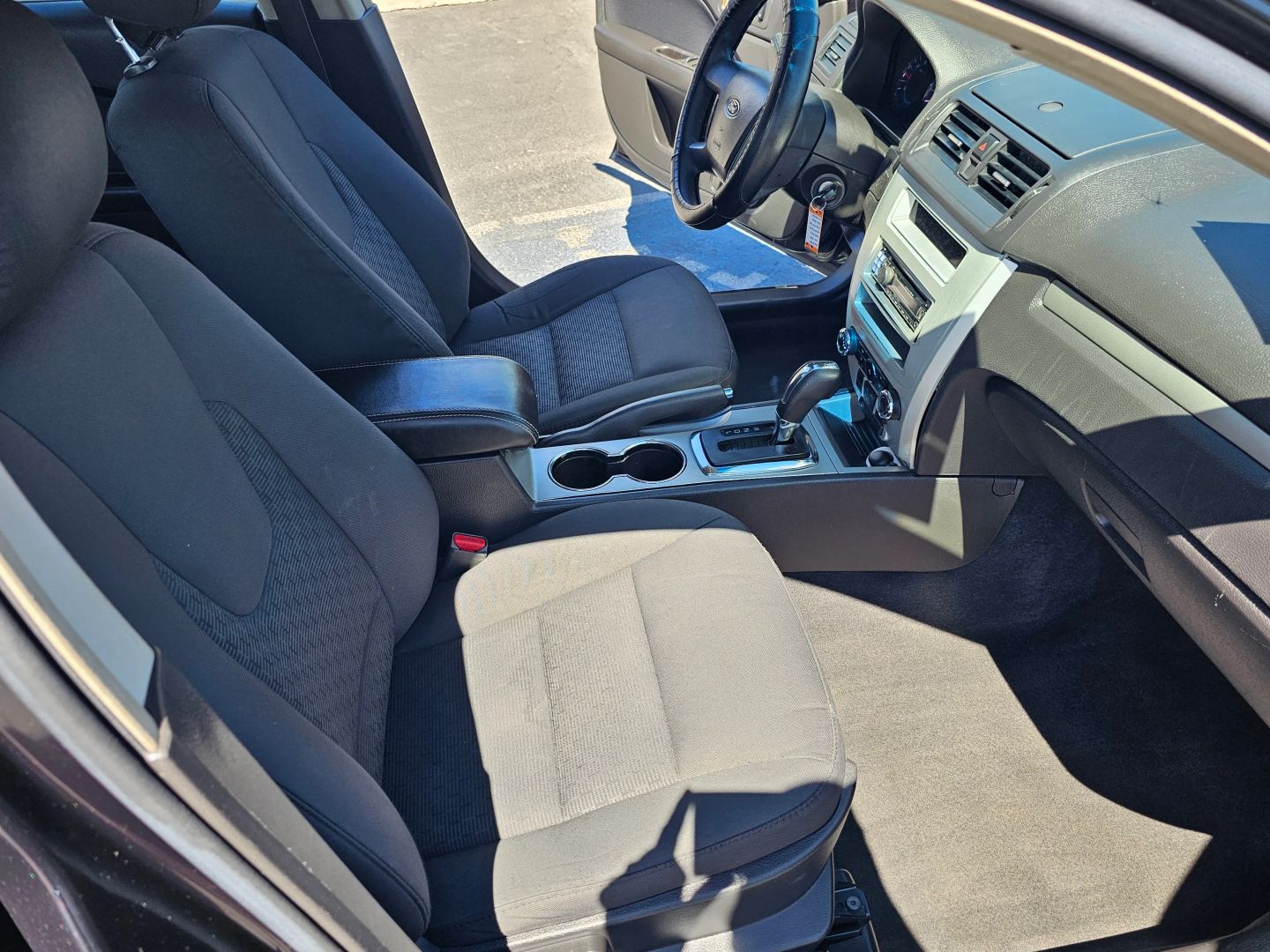 2012 Ford Fusion SE photo 24