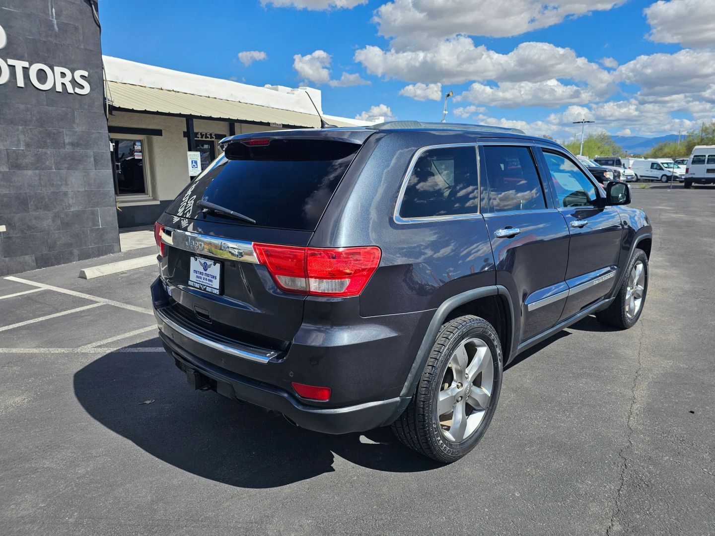 2013 Jeep Grand Cherokee Overland photo 2