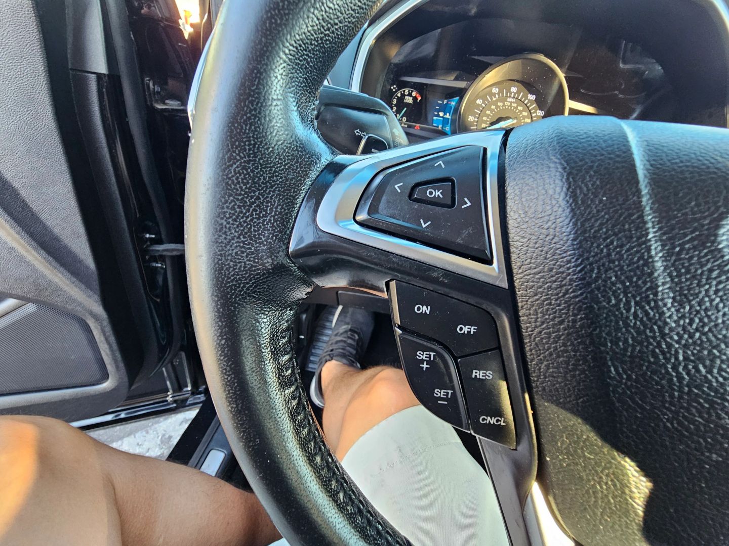 2018 Ford Edge Titanium - Photo 16