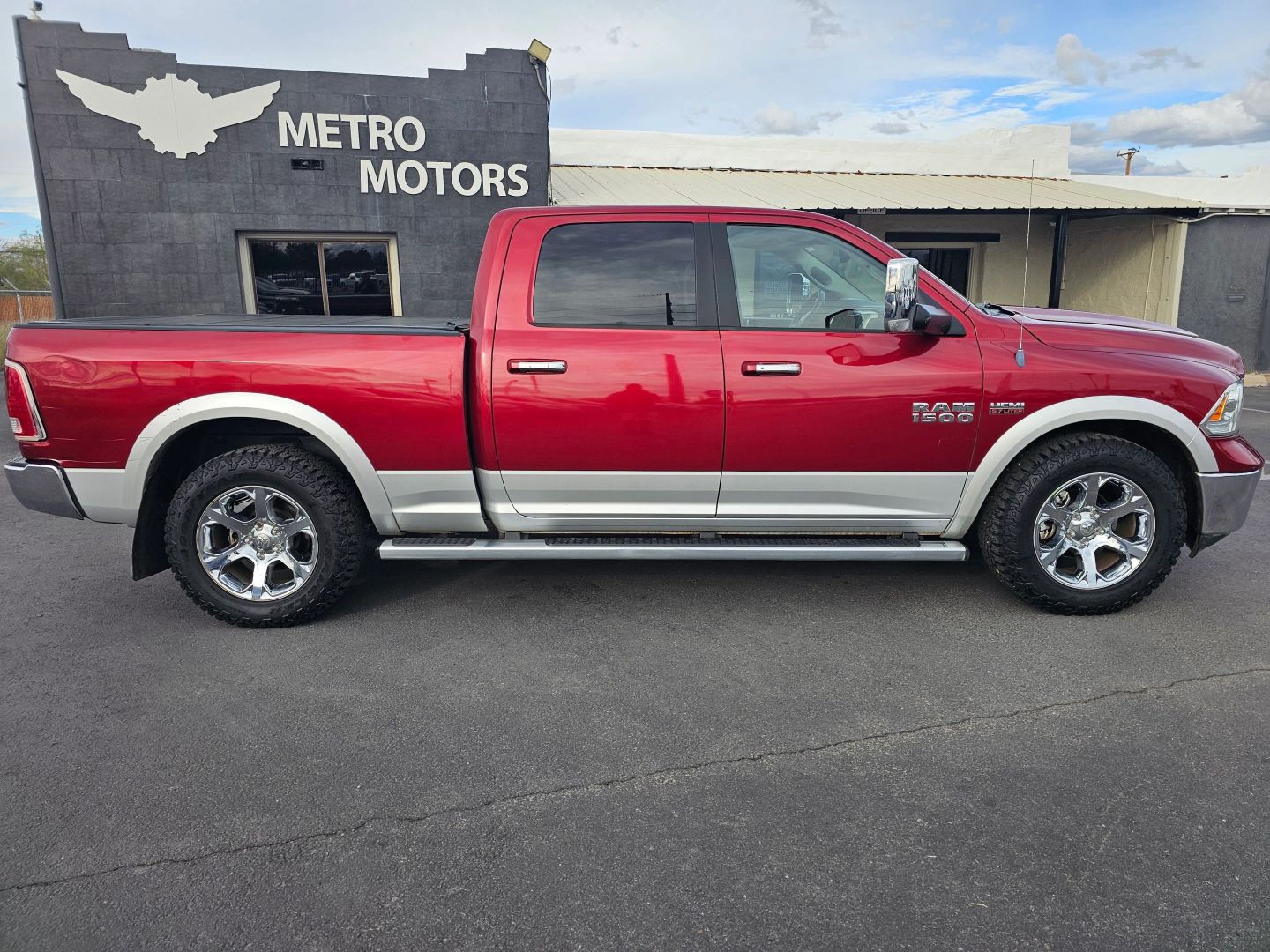 2013 Ram 1500 Laramie photo 2