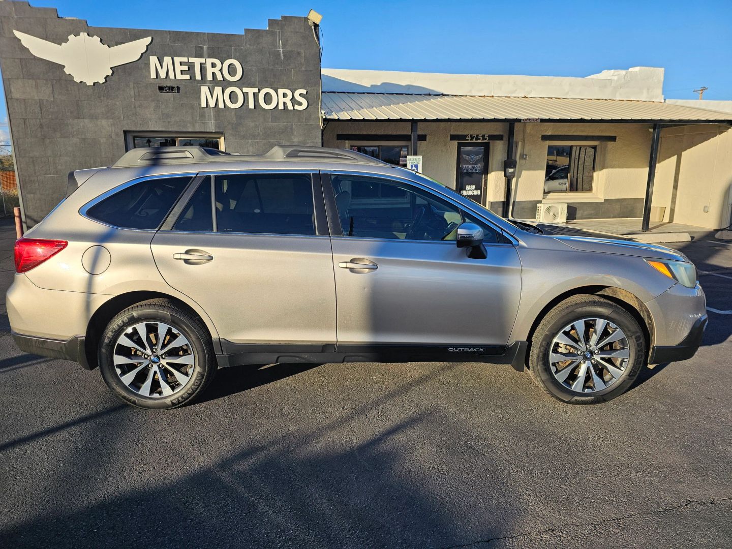 2016 Subaru Outback Limited - Photo 2