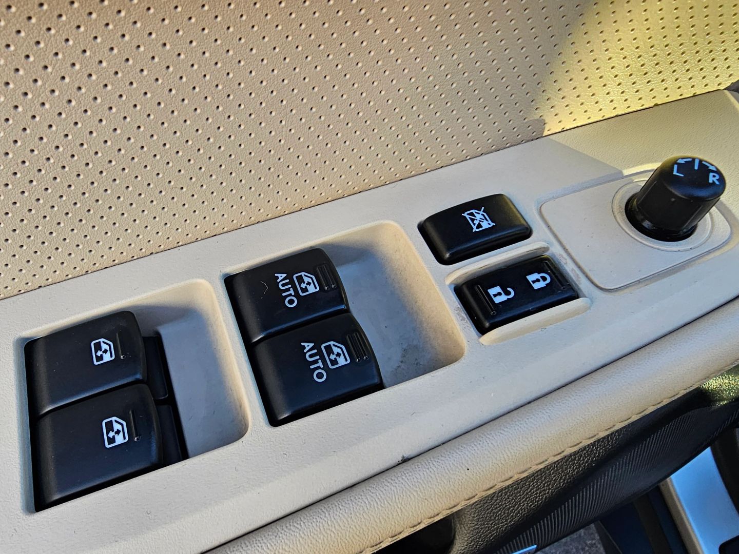 2016 Subaru Outback Limited - Photo 13