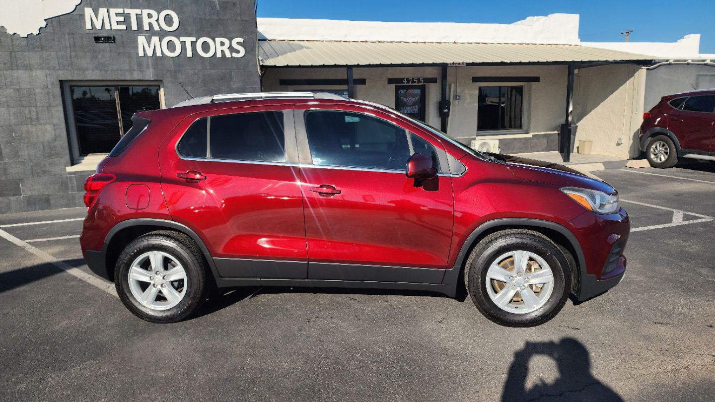 2017 Chevrolet Trax LT photo 2