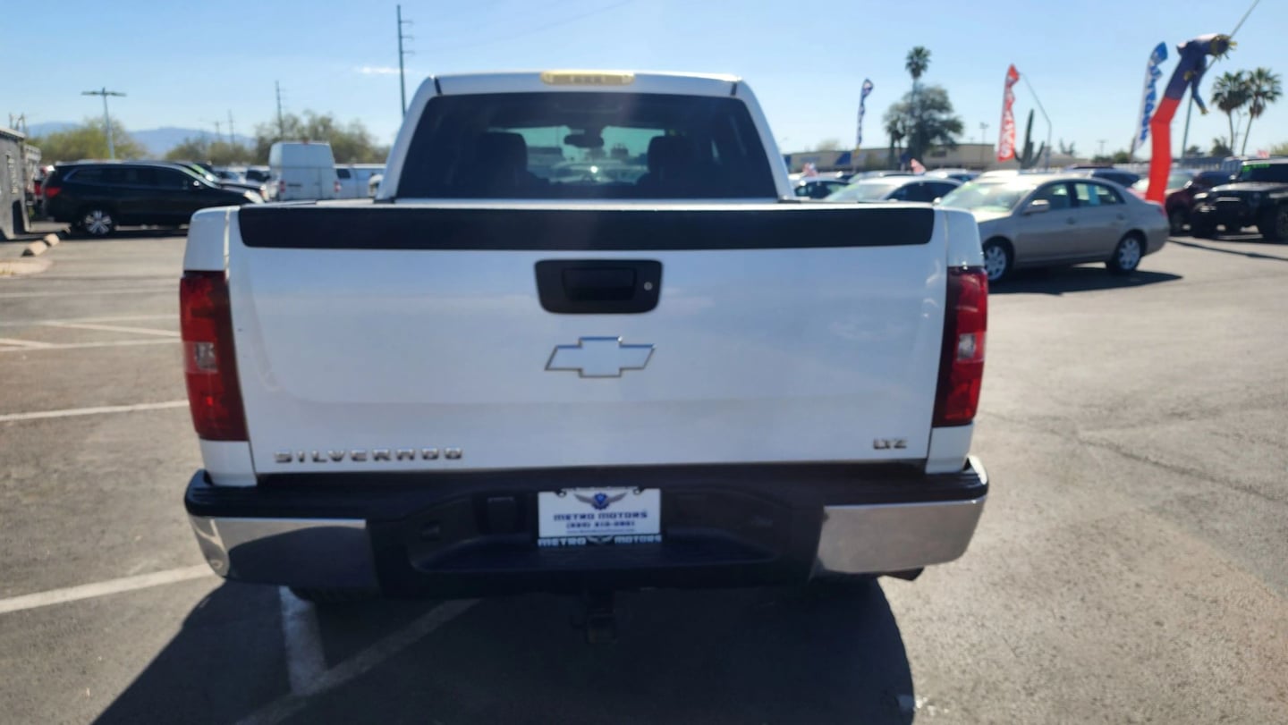 Chevrolet Silverado photo 5