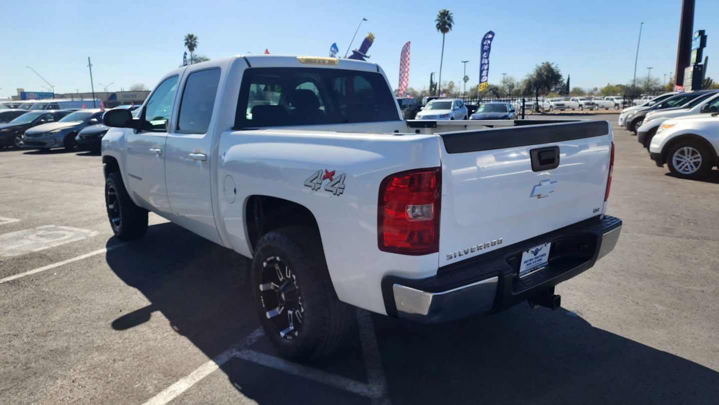 Chevrolet Silverado photo 6