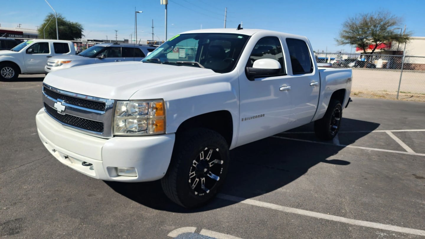 Chevrolet Silverado photo 8