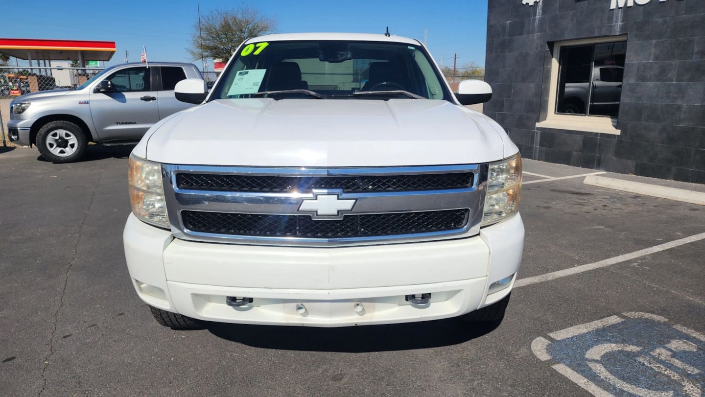 Chevrolet Silverado photo 9
