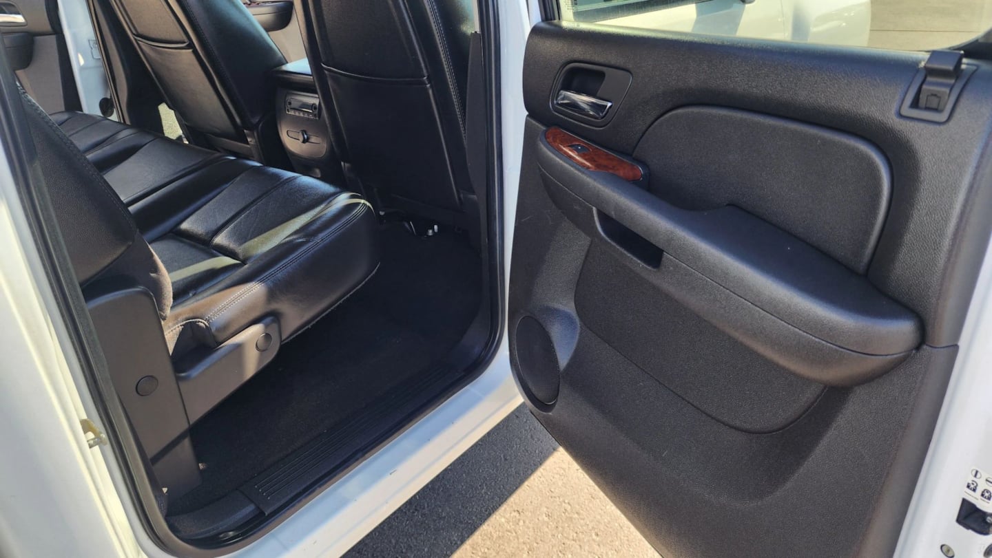 Chevrolet Silverado photo 14