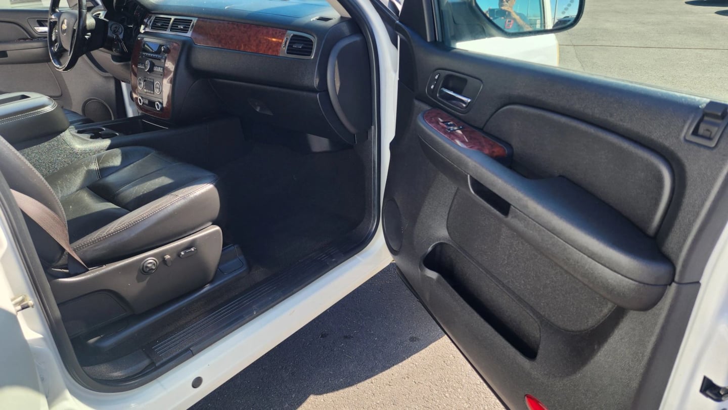 Chevrolet Silverado photo 16