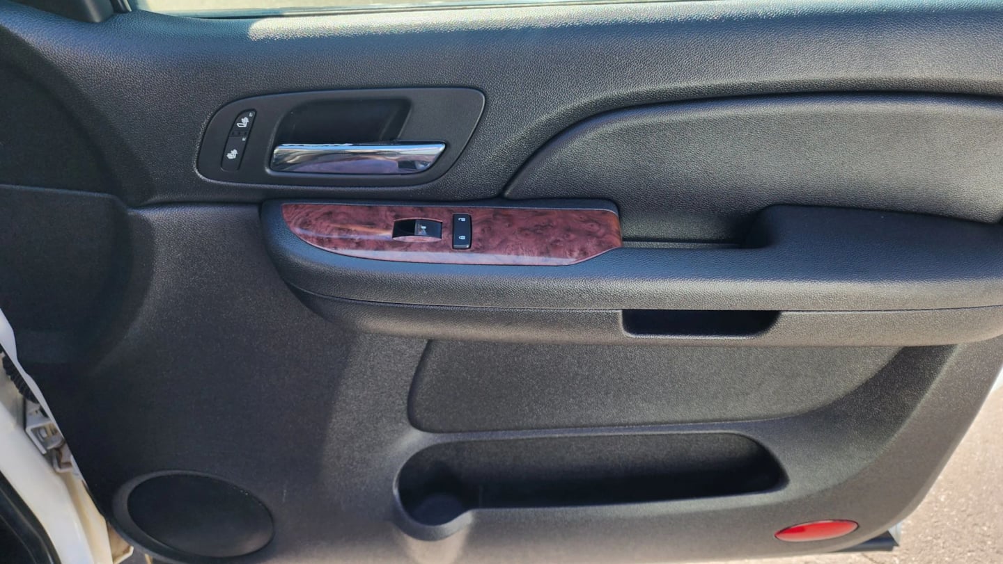 Chevrolet Silverado photo 19