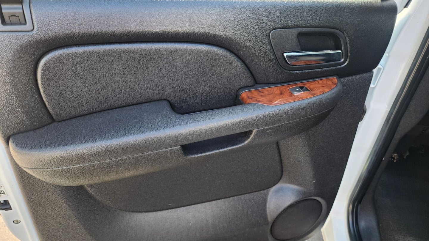 Chevrolet Silverado photo 21