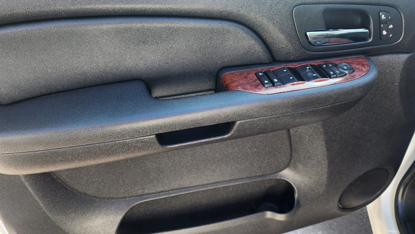 Chevrolet Silverado photo 22