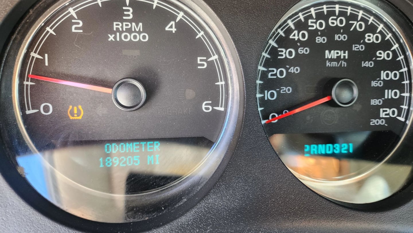 Chevrolet Silverado photo 23