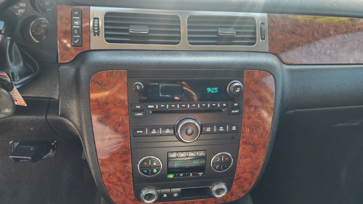 Chevrolet Silverado photo 25