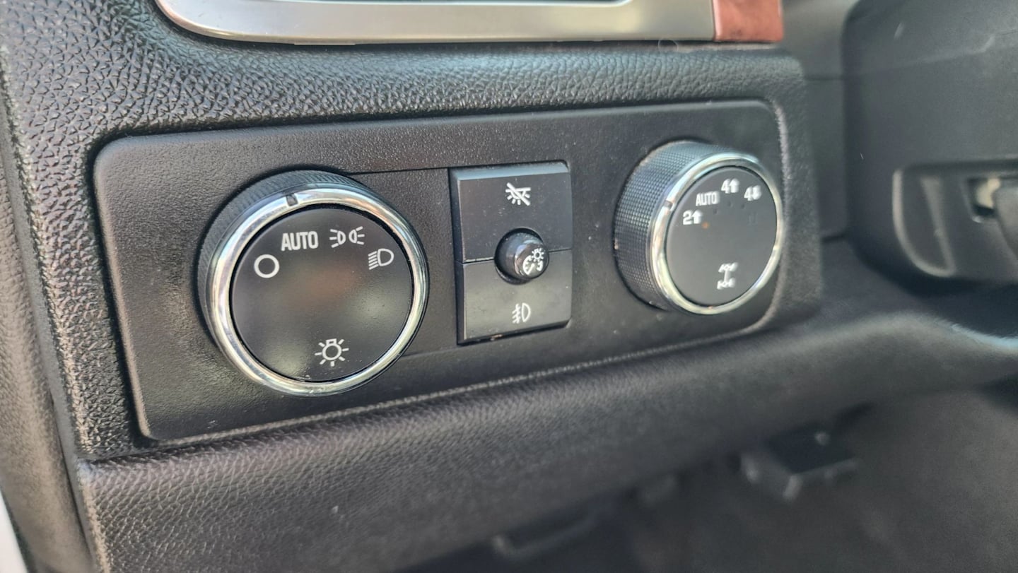 Chevrolet Silverado photo 28
