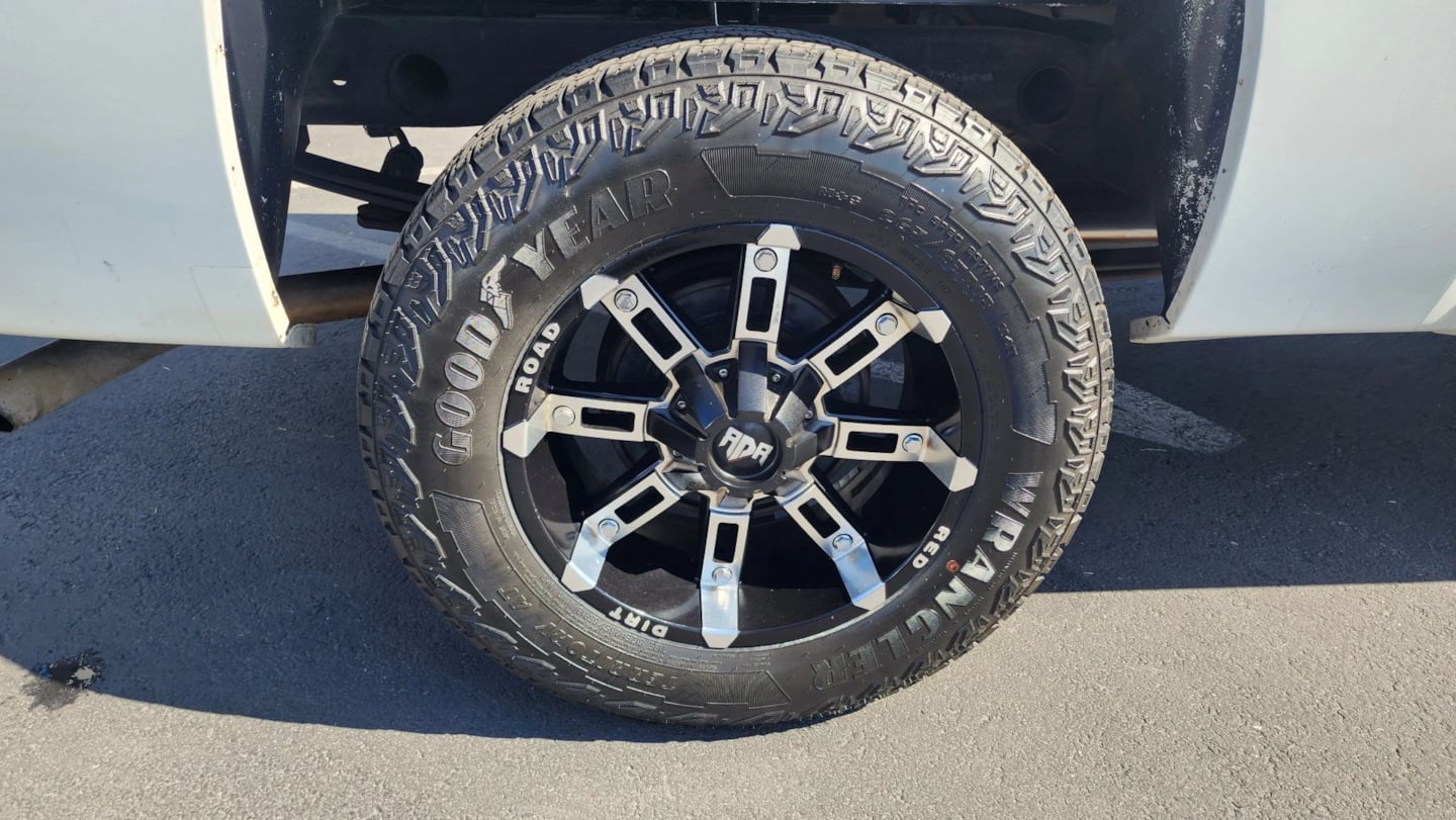 Chevrolet Silverado photo 45