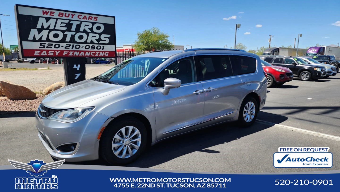 2018 Chrysler Pacifica Touring L Plus's photo