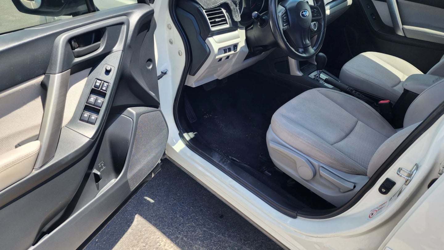 2016 Subaru Forester i - Photo 10