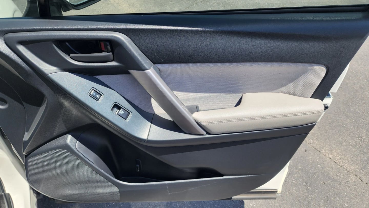 2016 Subaru Forester i - Photo 19