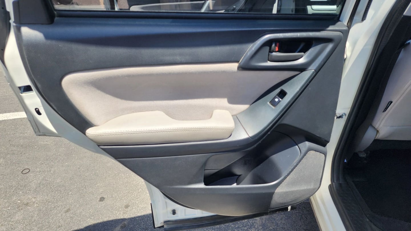 2016 Subaru Forester i - Photo 21