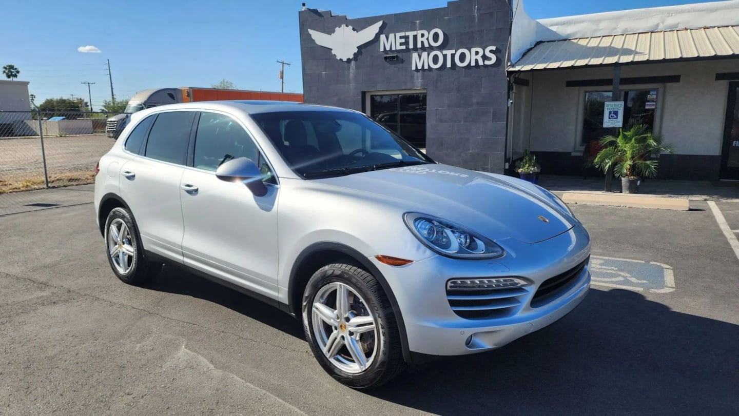 View vehicle photo 2
