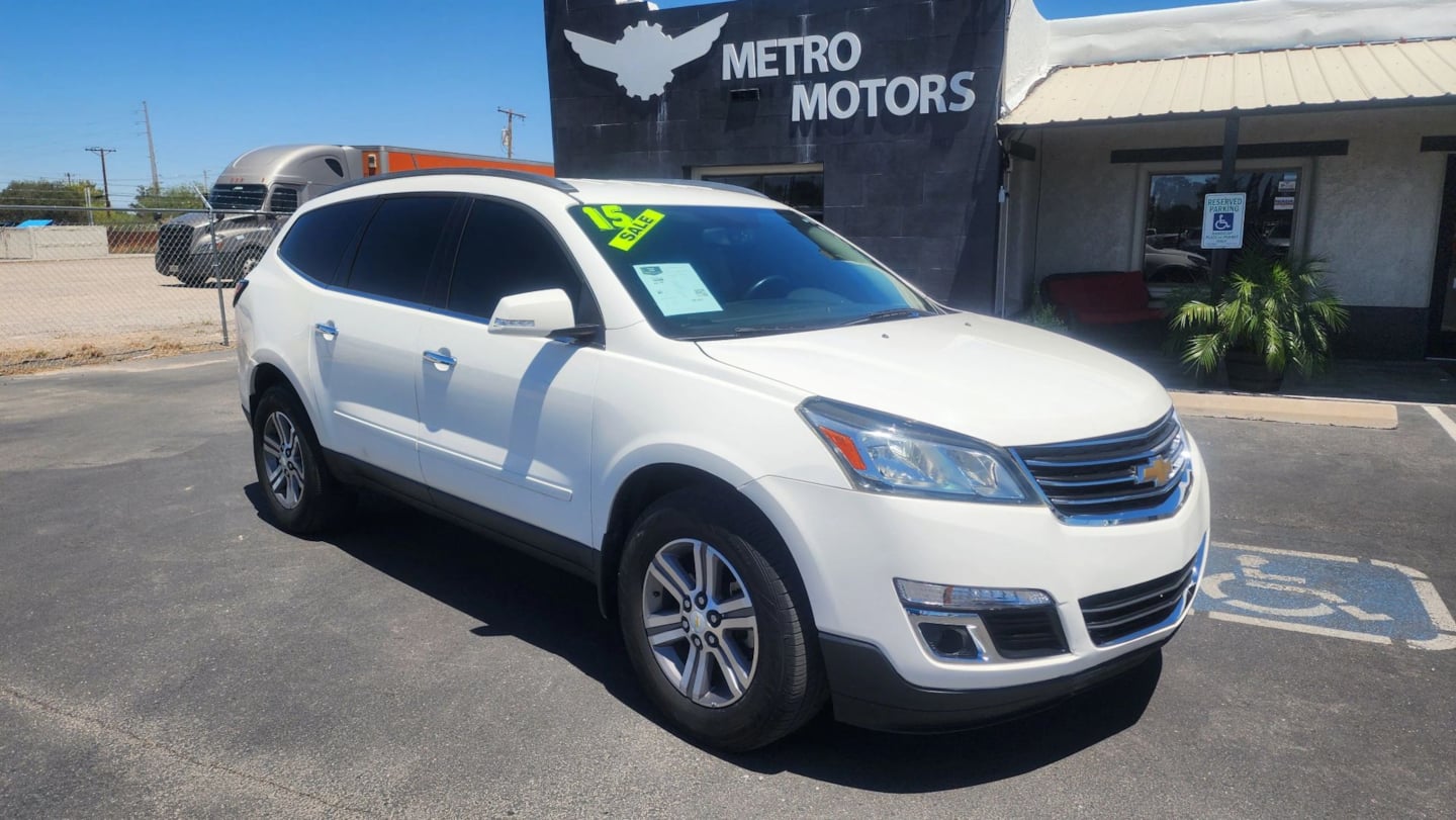 Chevrolet Traverse photo 2
