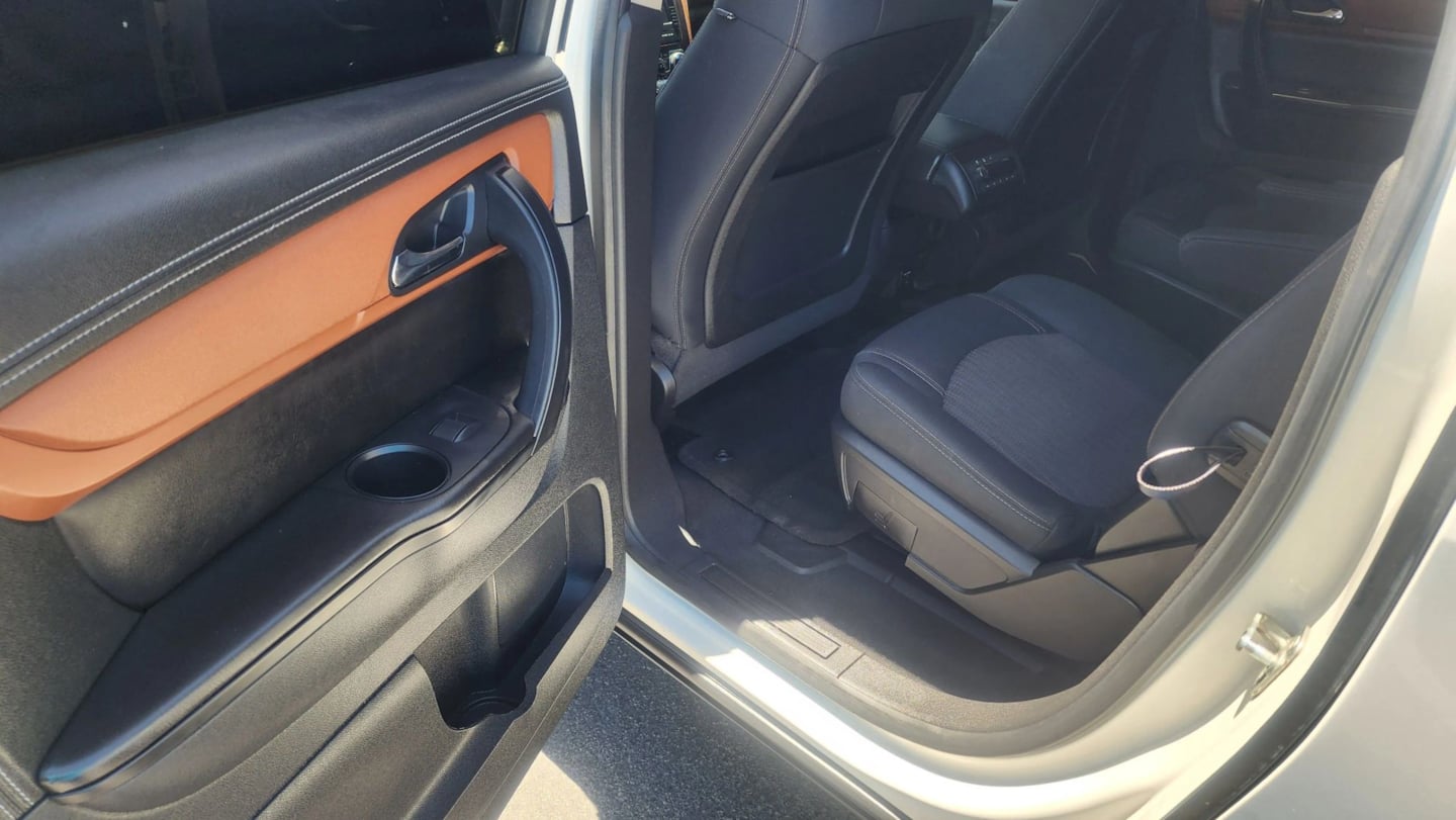 Chevrolet Traverse photo 12