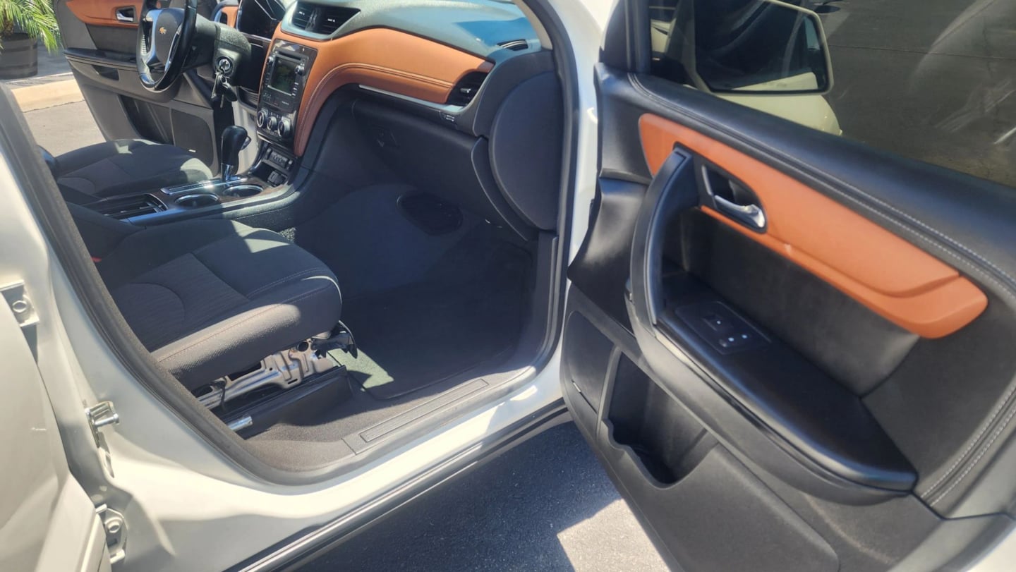 Chevrolet Traverse photo 16